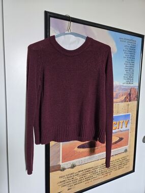 Divided Women's Crewneck Sweater in Deep Burgundy